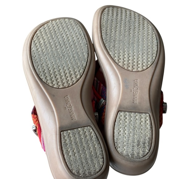 Minnetonka Silverthorne 360 Red Striped Womens Thong Sandals Size 6 Southwestern - Picture 3 of 10